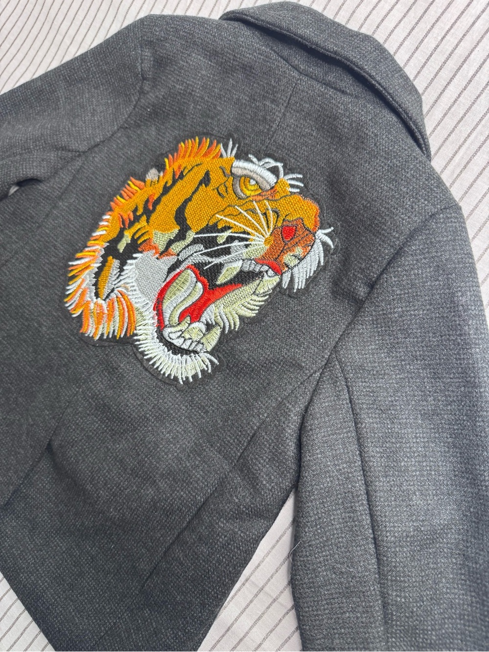 Lola + The Boys Charcoal Gray Wool Blend Tiger Blazer size 2